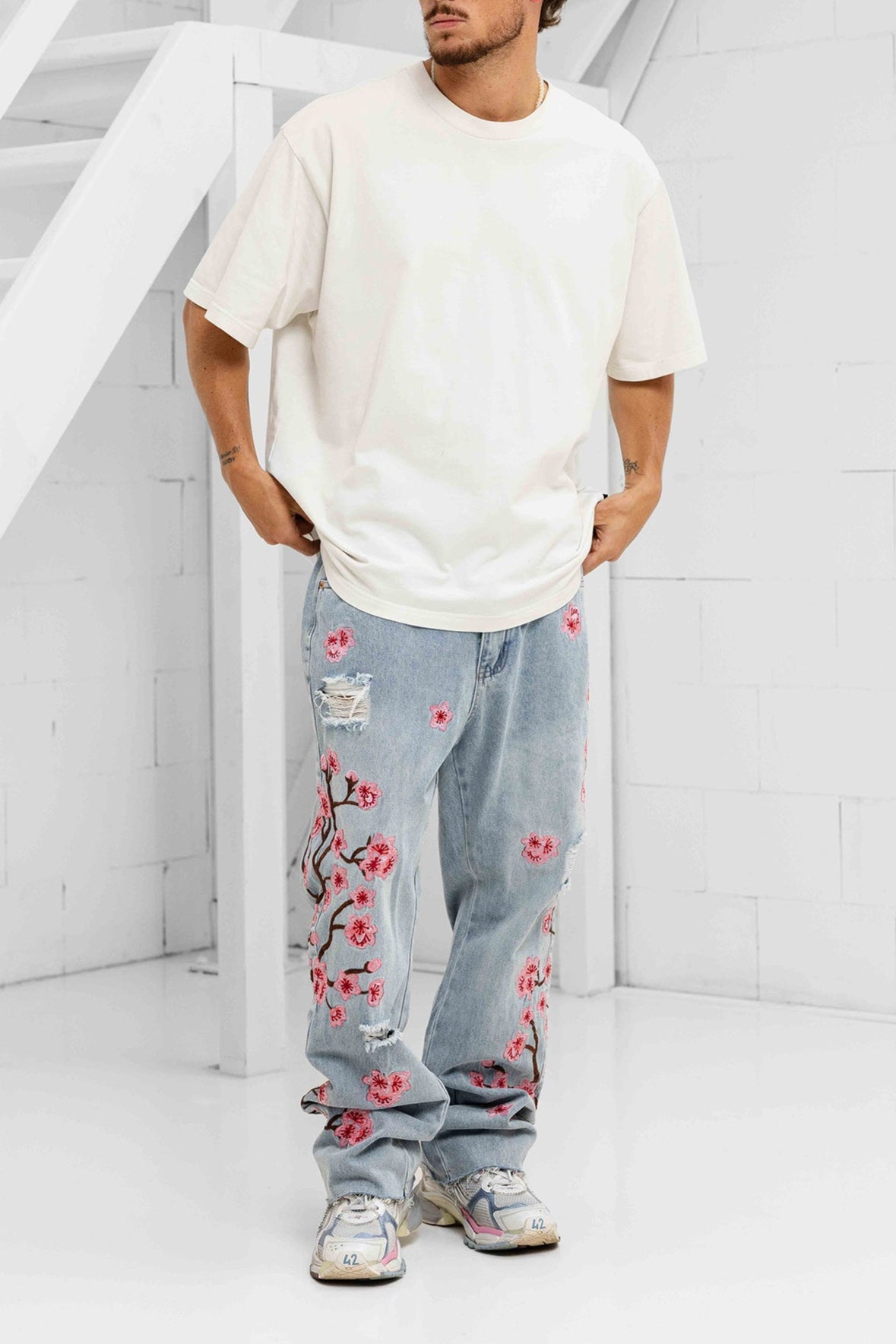 Classix White T-Shirt & Fiora Distressed Blue Denim - Set