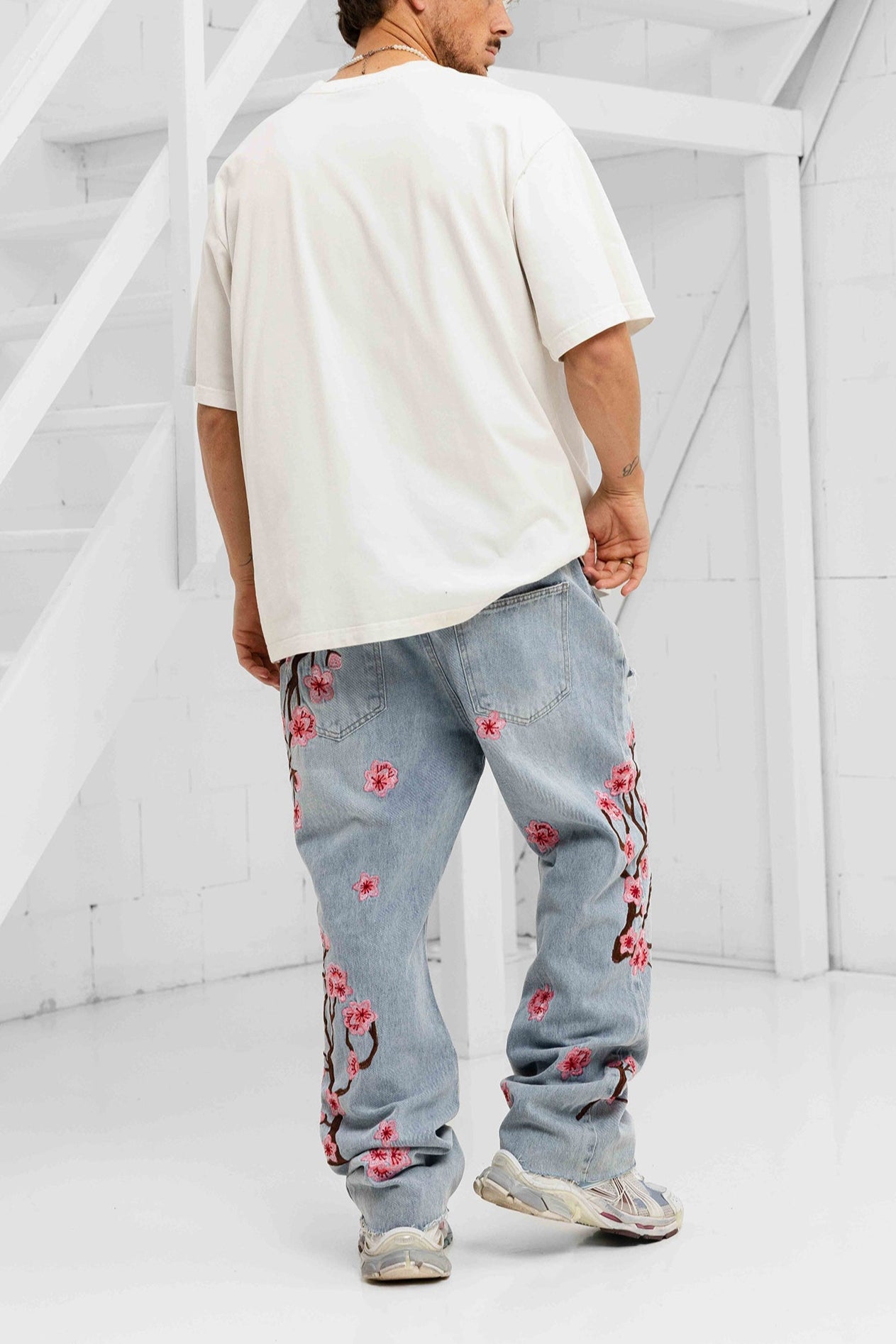 Classix White T-Shirt & Fiora Distressed Blue Denim - Set