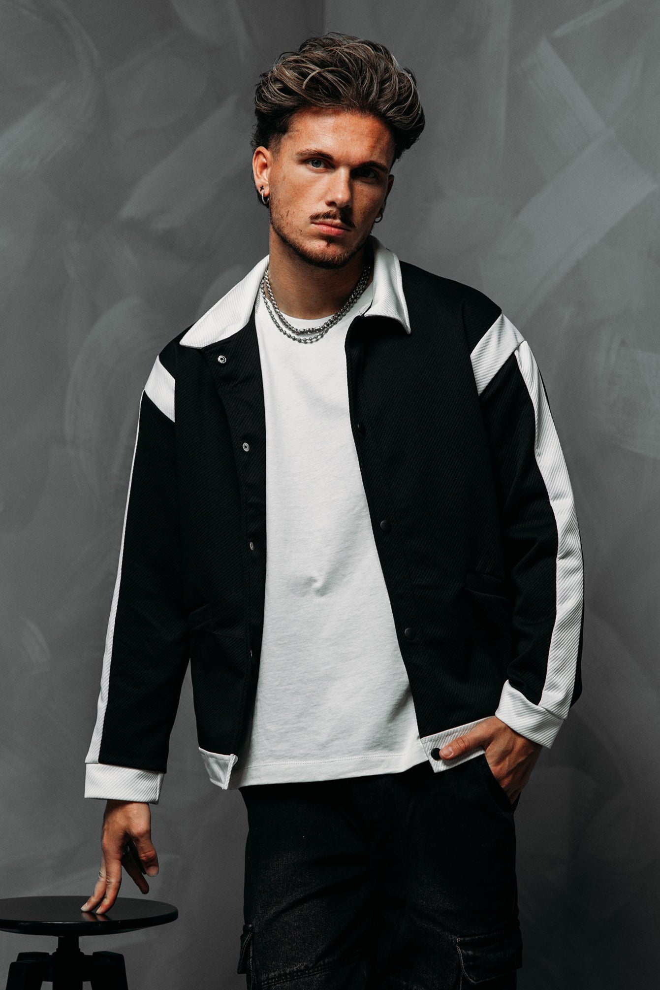 Contrast Block Collar Jacket - White / Black