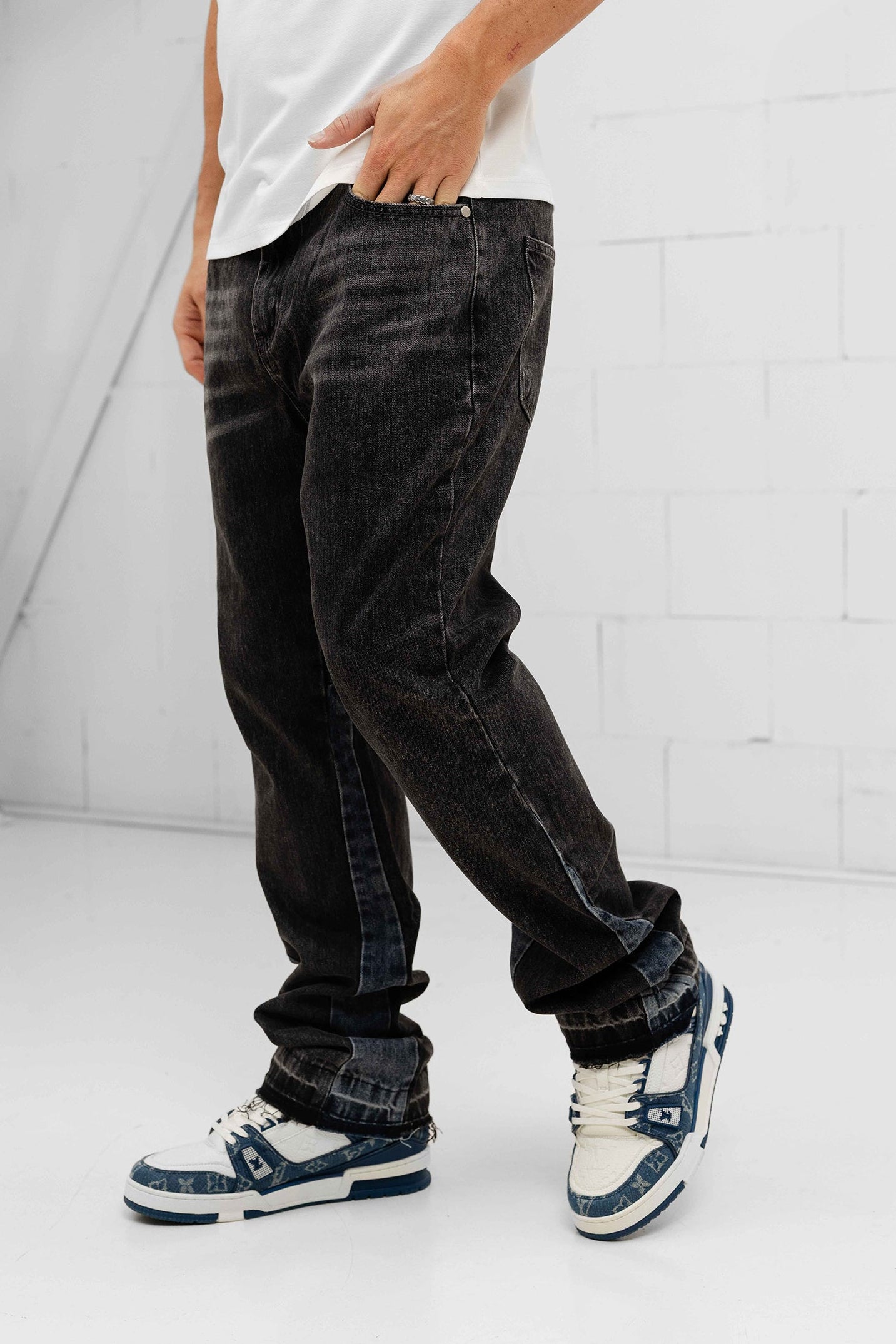 Aurelio Flare Denim Jeans – Black / Blue