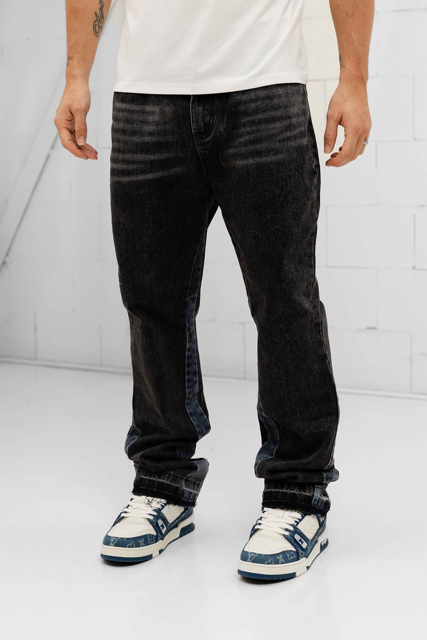 Aurelio Flare Denim Jeans – Black / Blue