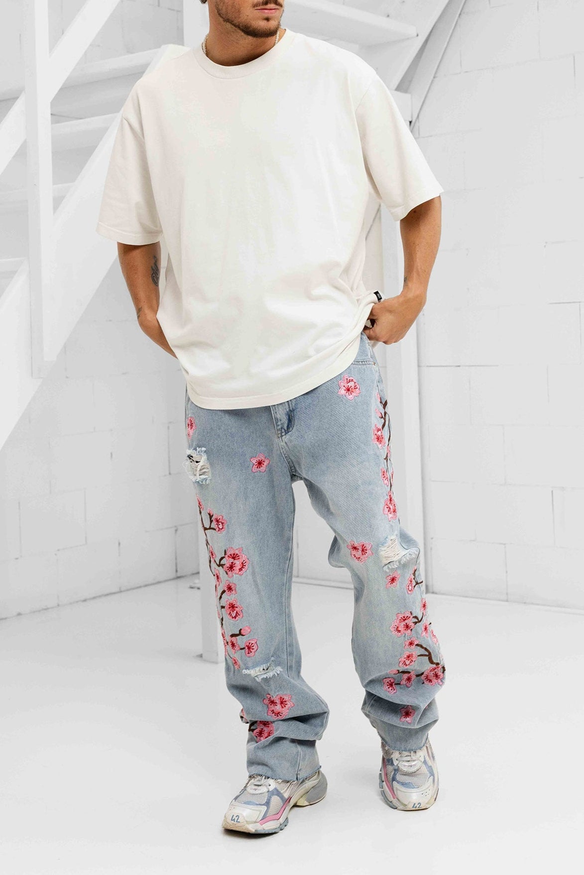 Classix White T-Shirt & Fiora Distressed Blue Denim - Set
