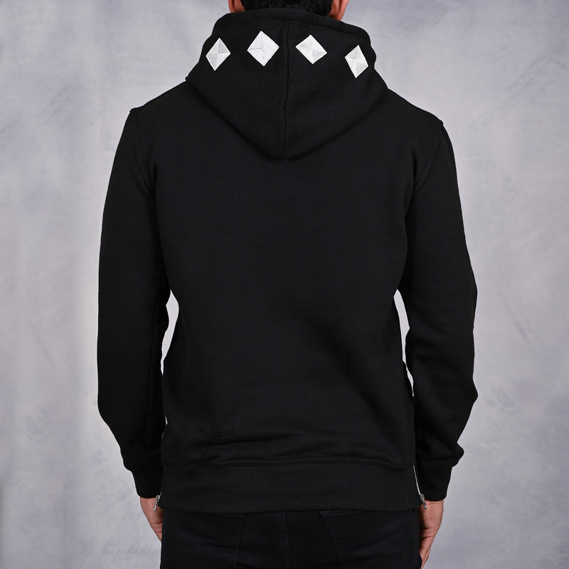 Zwarte hoodie met witte diamanten geborduurde capuchon